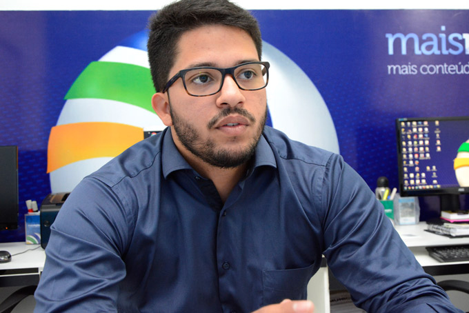Em rede social, Rafael Pires diz que é o único 'Ficha Limpa' 