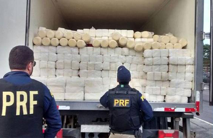 PRF apreende carga irregular de sete toneladas de queijos