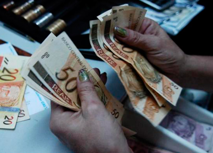 Trabalhadores têm até amanhã para sacar PIS/Pasep