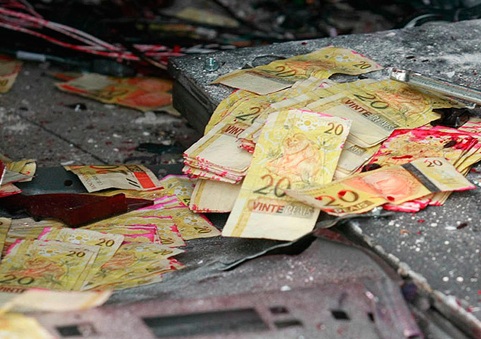 Ataques a bancos caem 61% na Bahia