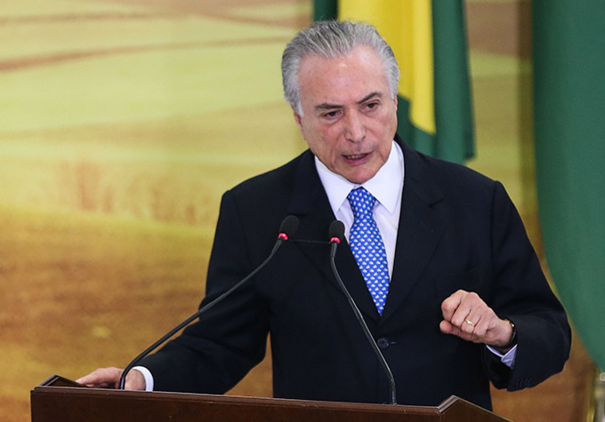 Michel Temer toma posse às 16h no Senado