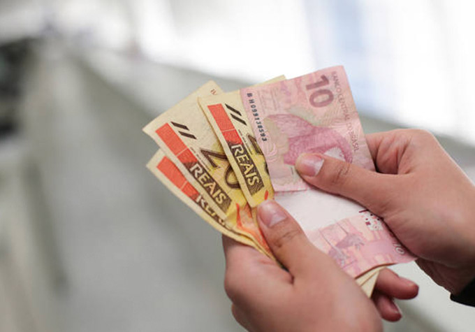 Governo propõe salário mínimo de R$ 945,80 
