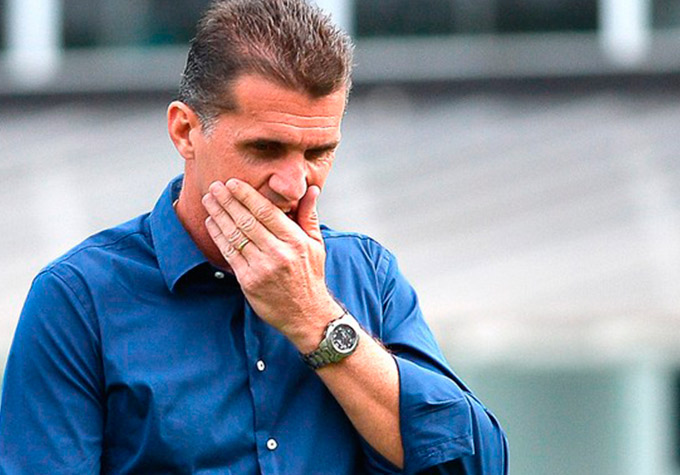 Mancini admite dificuldade de disputar duas competições