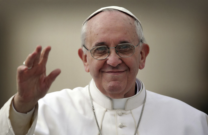 Papa Francisco convida 1,5 mil pobres para comer pizza