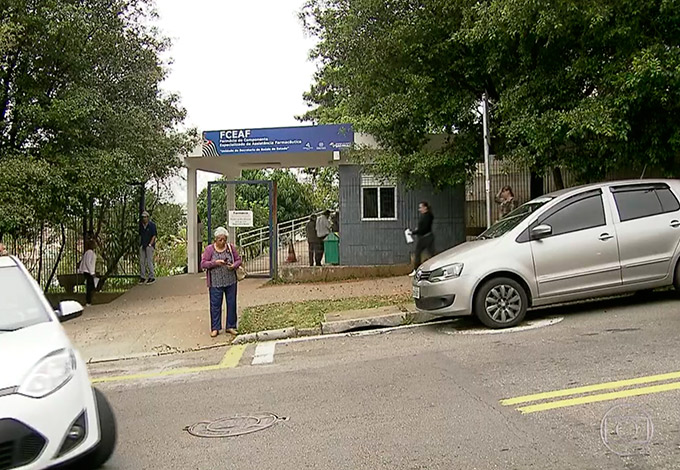 Ladrões com jaleco roubam remédios caros de hospital público