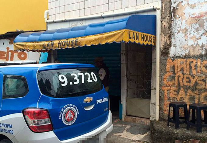 Homem é morto a tiros dentro de lan house 