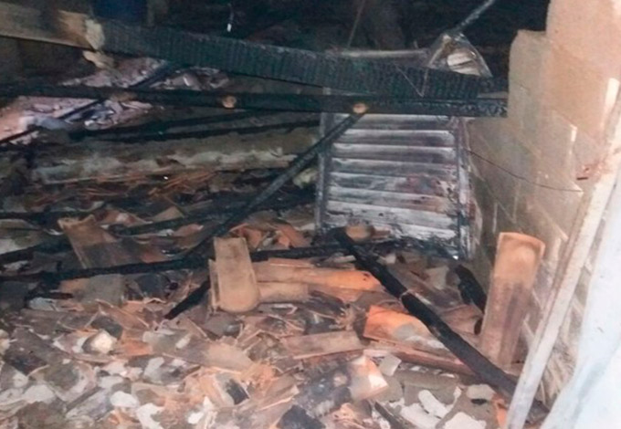Após ser morto a tiros por amigo, homem tem casa incendiada 