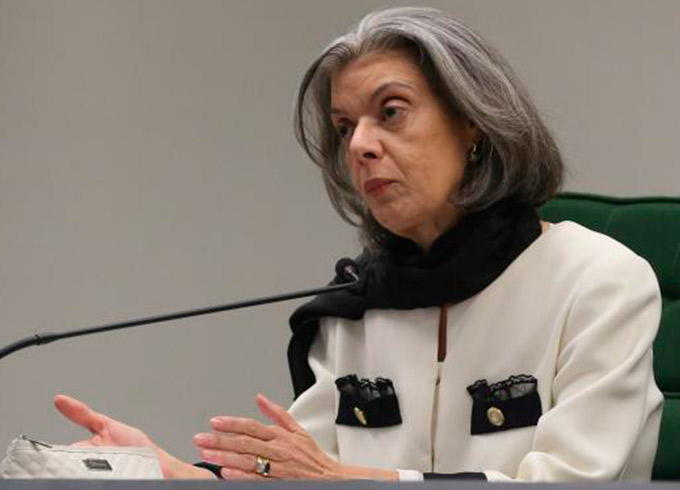Cármen Lúcia toma posse hoje na presidência do STF