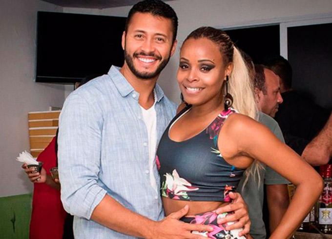 Roberta Rodrigues está gravida do primeiro filho