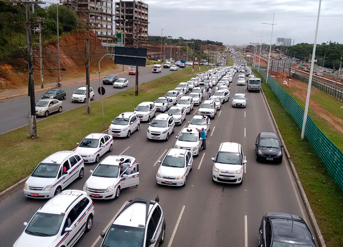 Justiça nega pedido de taxistas contra a atuação do Uber