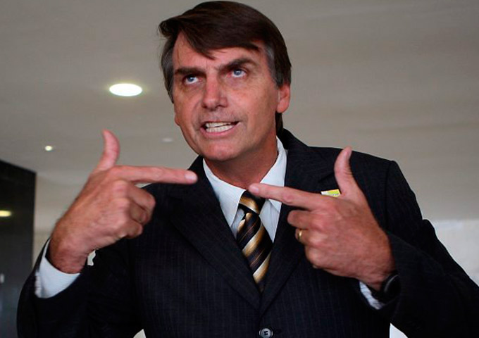 Comissão acaba em confusão e bate-boca envolvendo Bolsonaro