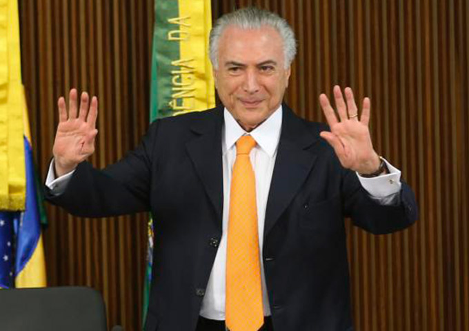 Governo não é idiota de restringir direitos de trabalhadores, diz Temer