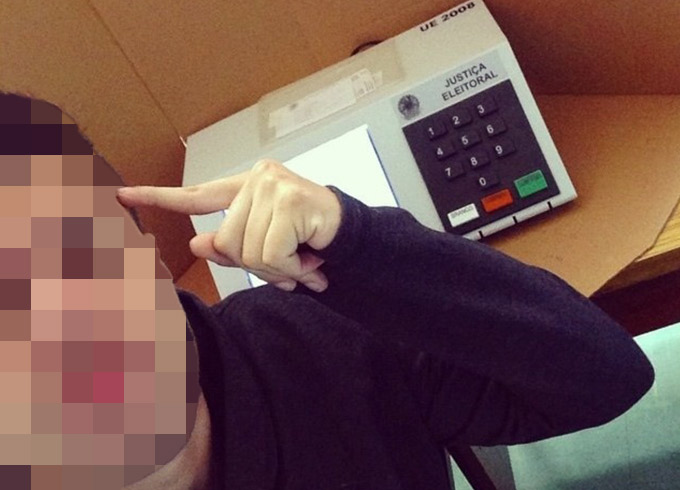 Selfie na urna pode gerar multa e até prisão