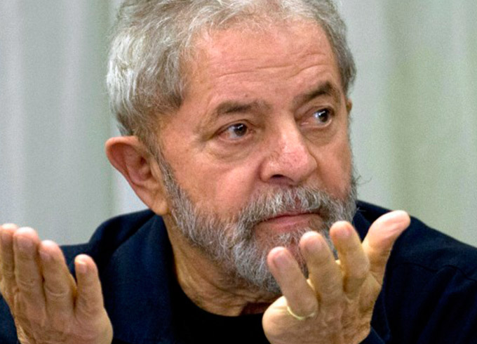 Lula diz que está triste, mas confia na Justiça Política