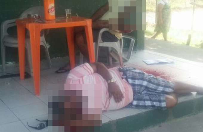 Um homem é morto e outro baleado em bar na Gleba A