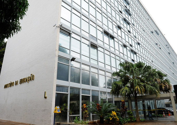 Ministério da Saúde vai abrir concurso com 102 vagas