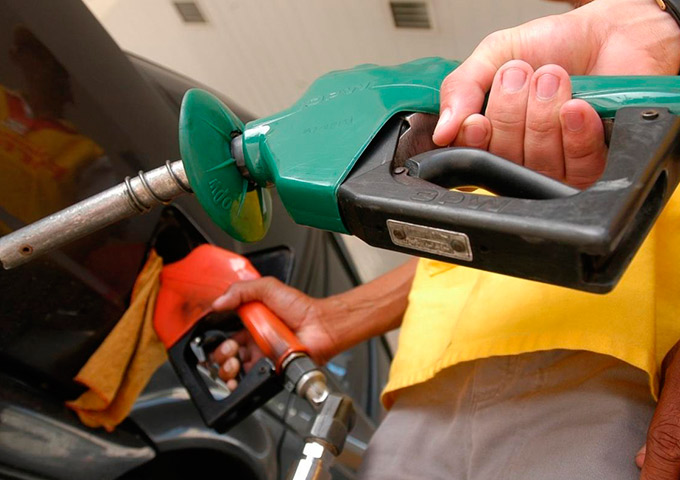 Preço da gasolina pode cair 10% até fim do ano