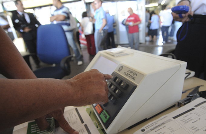 Tempo médio de votação é estimado em um minuto