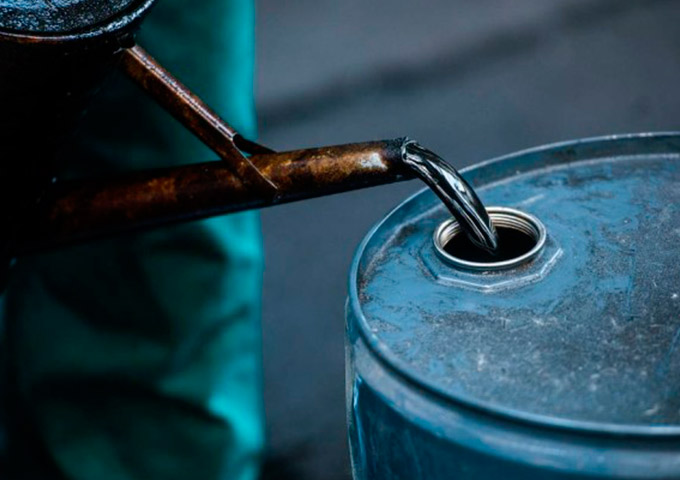 Petroleiros anunciam greve por tempo indeterminado 