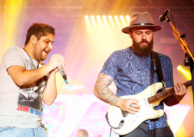 Jorge e Mateus suspendem shows após vidente prever acidente