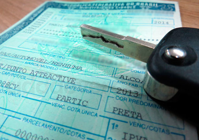Placas de carro com final zero têm desconto até hoje