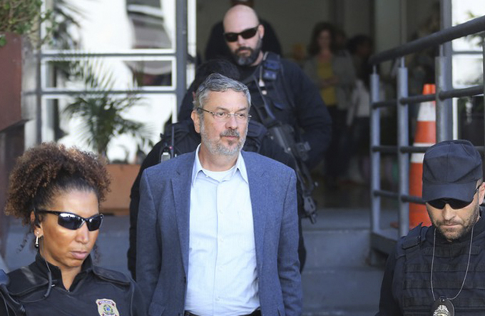 Preso, ex-ministro Antônio Palocci deve prestar depoimento nesta quinta