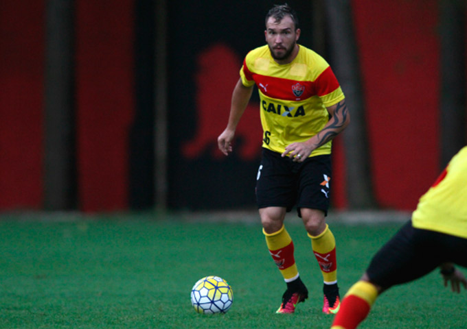 Willian Farias compara Mancini e Argel Fucks: 'ele é curto e grosso'