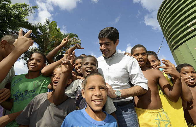 ACM Neto é reeleito prefeito em Salvador