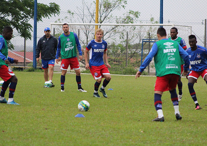 Bahia enfrenta o Londrina e tenta retornar ao G4