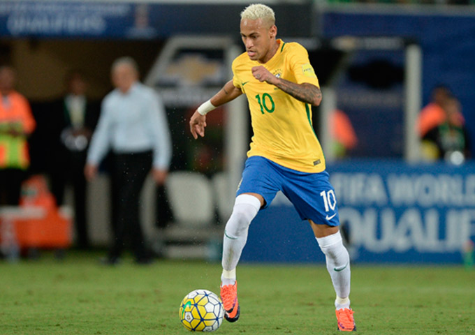 Neymar alcança marca histórica e chega aos 300 gols 