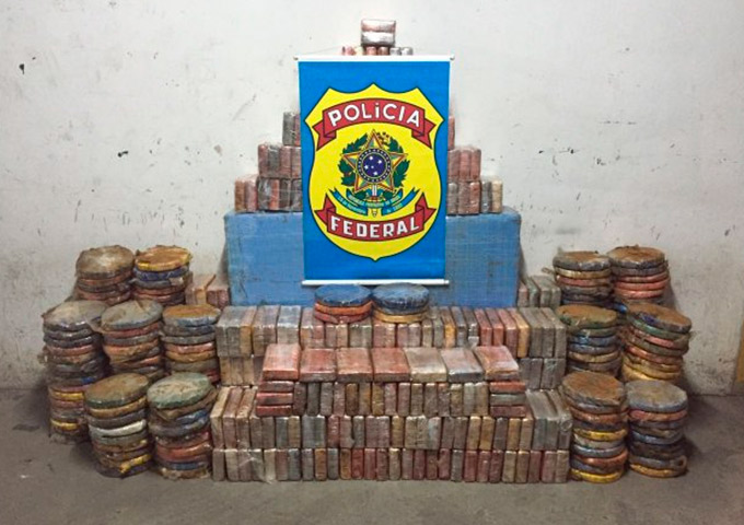 Polícia Federal apreende 810kg de cocaína e prende três pessoas