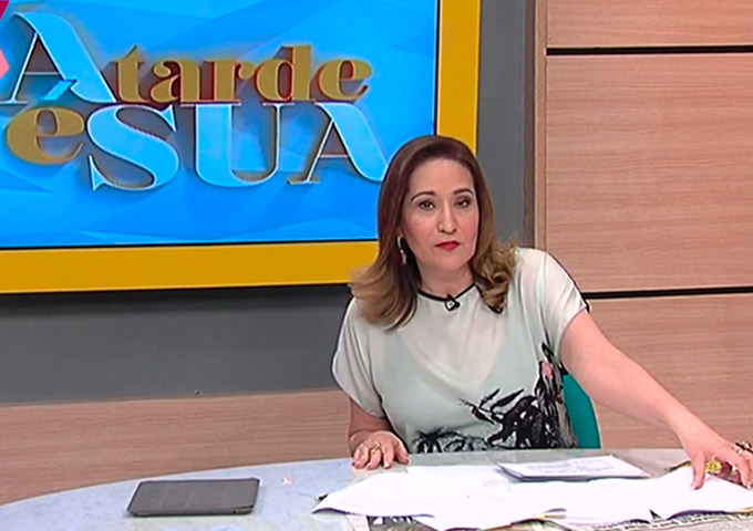 Sônia Abrão tem nude publicada em suas redes sociais