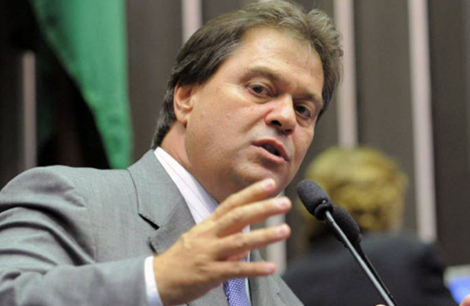 Moro condena ex-senador Gim Argello a 19 anos de prisão