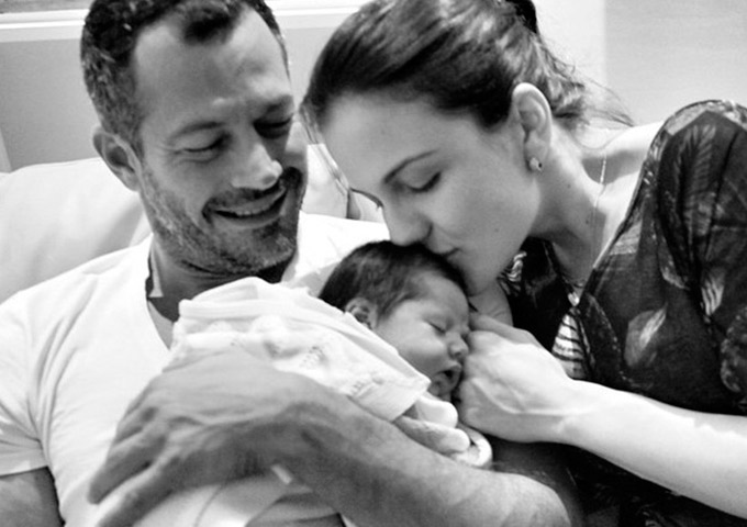 Nasce segunda filha de Malvino Salvador e Kyra Gracie
