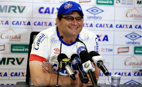 Guto Ferreira destaca importância da torcida, após triunfo 