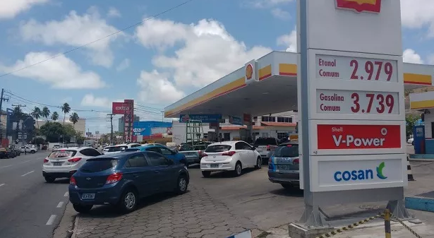Postos de combustível não baixaram preços de gasolina e diesel