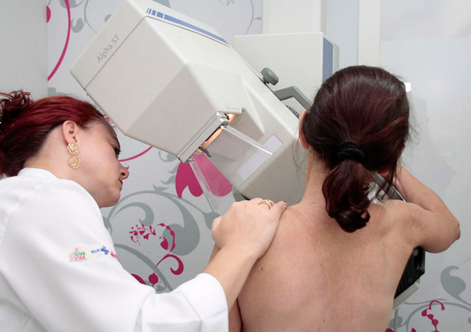 Mamografia não aumenta o risco de câncer na tireoide, diz especialista