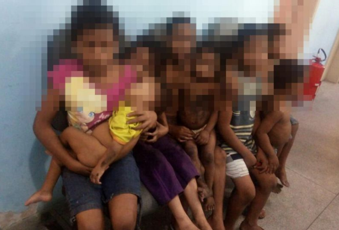 Dez crianças são abandonadas sem comida e roupas 