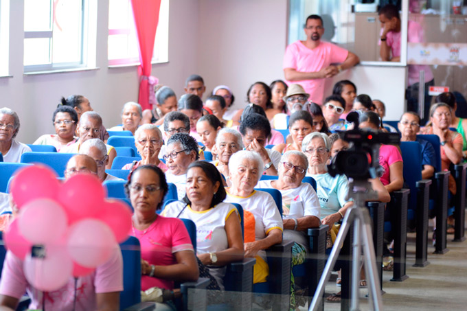 Matenses participam de palestra sobre prevenção do câncer de mama
