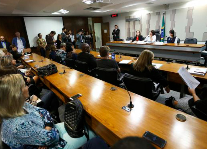 No Senado, especialistas dizem que PEC do Teto vai desconstruir PNE