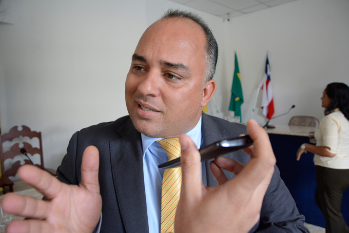 Márcio se abstém de votar LOA e contraria bancada do PRB