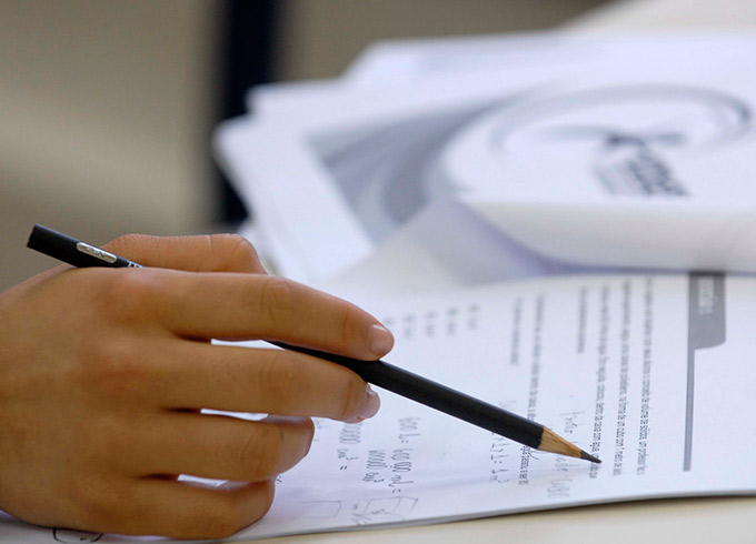 MEC adia Enem de mais de 191 mil estudantes 