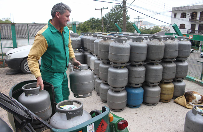 Revendedoras de gás de cozinha preveem repassar aumento a clientes