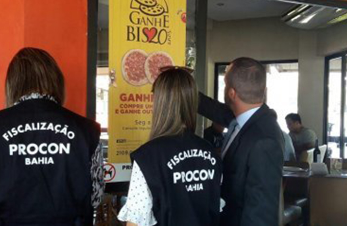 Pizzarias não podem cobrar maior valor em caso de sabores diferentes