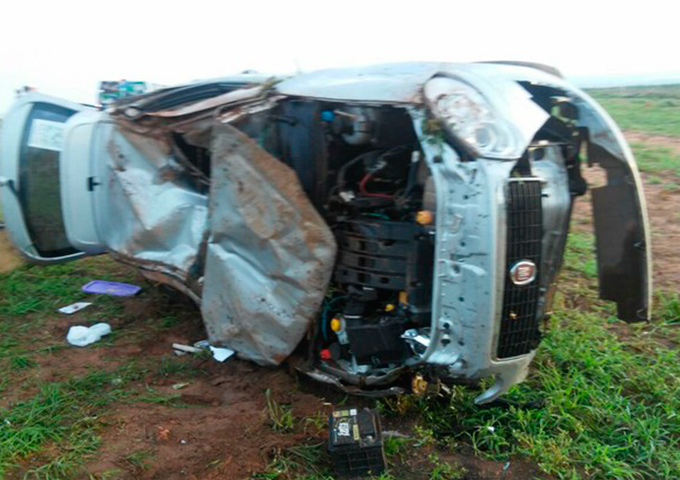 Motorista dorme ao volante e causa capotamentos na BR-020, diz PRF