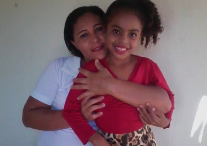 Família diz que médicos retiraram rim errado de menina