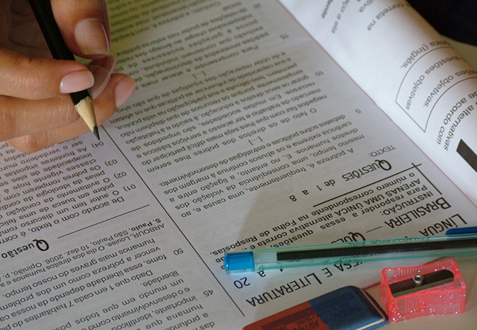 Pré-vestibular da Ufba abre vagas para alunos de baixa renda 