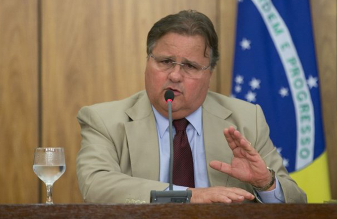 Temer decide manter Geddel no cargo após acusação de pressão por obra