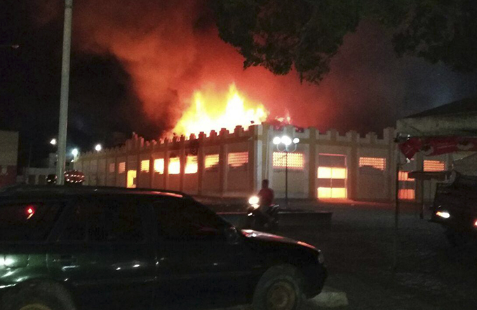 Incêndio destrói mercado municipal de Ipirá