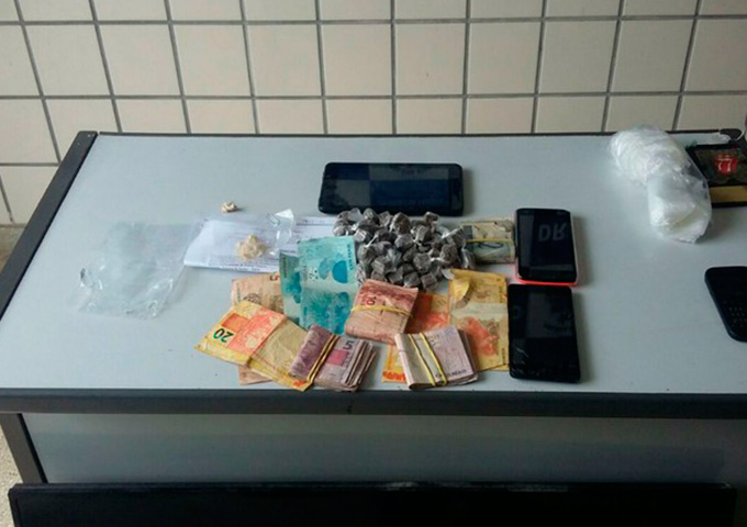 Traficante engole pedras de crack e passa mal ao ser flagrado pela polícia